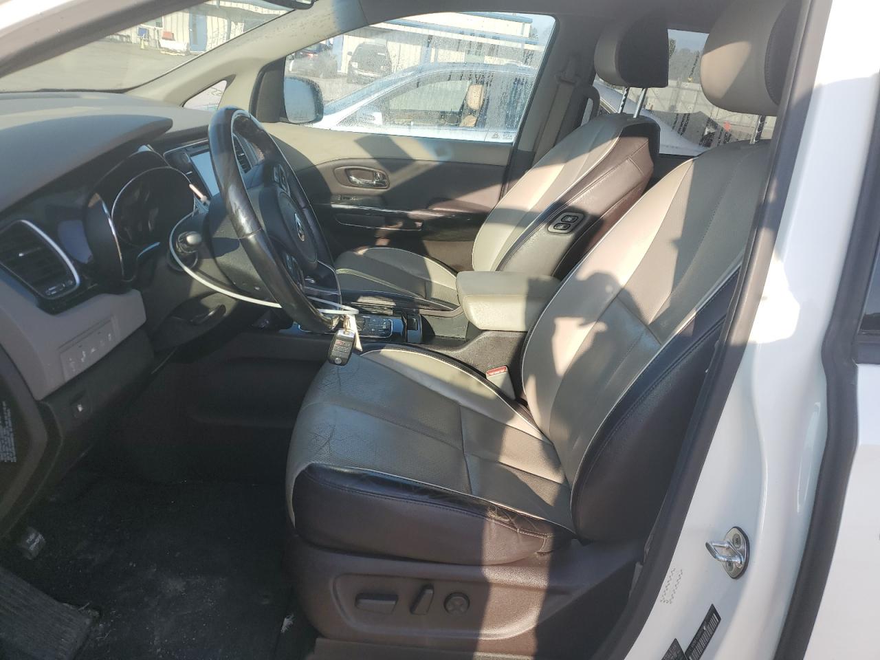 2017 KIA Sedona VIN KNDME5C16H6334580 Copart auction photo, front end damage thumbnail 7