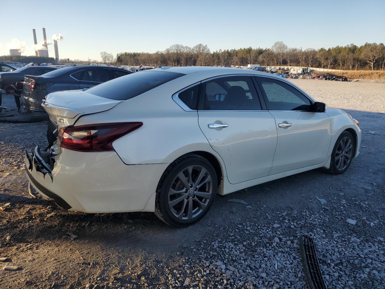 2018 Nissan Altima VIN 1N4AL3AP9JC170842 Copart auction photo, rear end / minor dent/scratches damage thumbnail 3