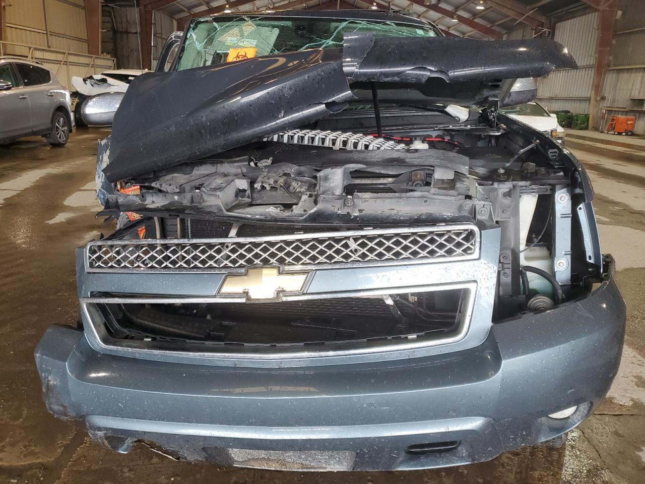 2008 Chevrolet Avalanche VIN 3GNEC12068G166327 Copart auction photo, front end / side damage thumbnail 5