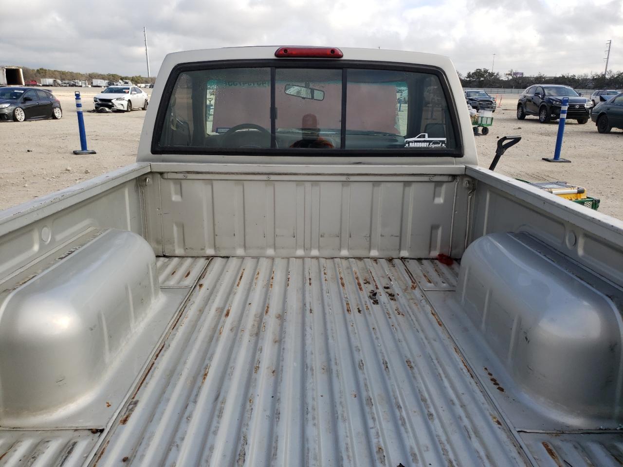 1997 Nissan Navara (Frontier) VIN 1N6SD11S1VC357063 Copart auction photo, all over damage thumbnail 10
