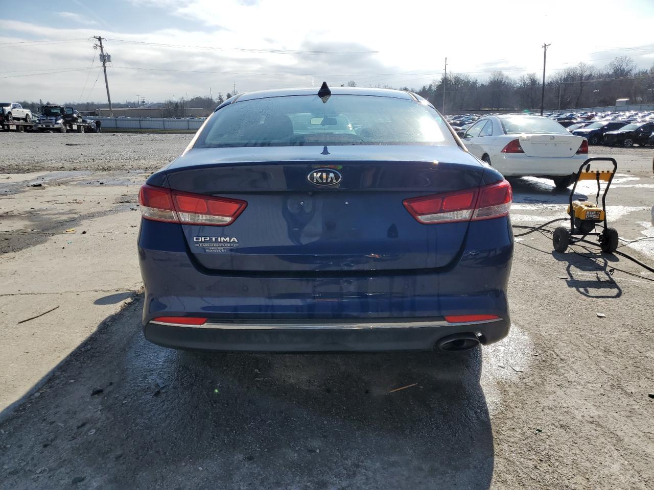 2018 KIA Optima VIN 5XXGT4L32JG272312 Copart auction photo, front end damage thumbnail 6