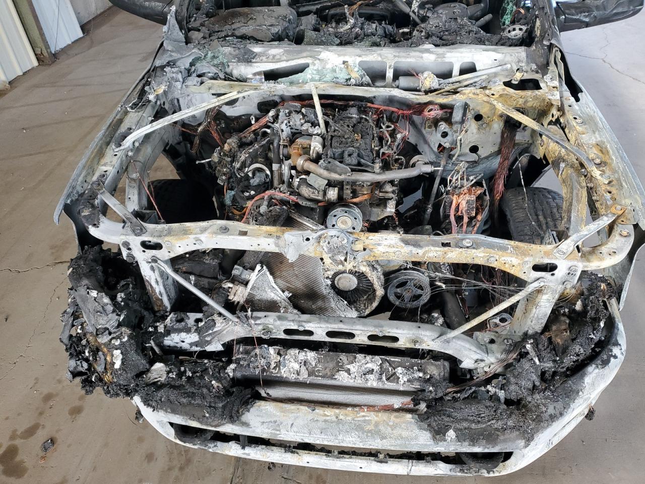 2020 RAM 2500 VIN 3C6UR5DL3LG267407 Copart auction photo, burn damage thumbnail 11