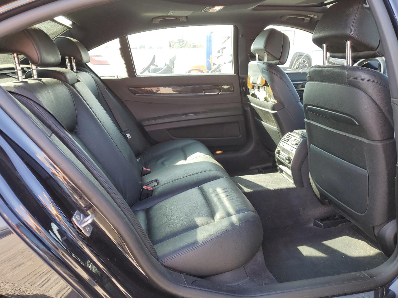 2013 BMW 7er VIN WBAYE4C59DDW22840 Copart auction photo, rear end / side damage thumbnail 10