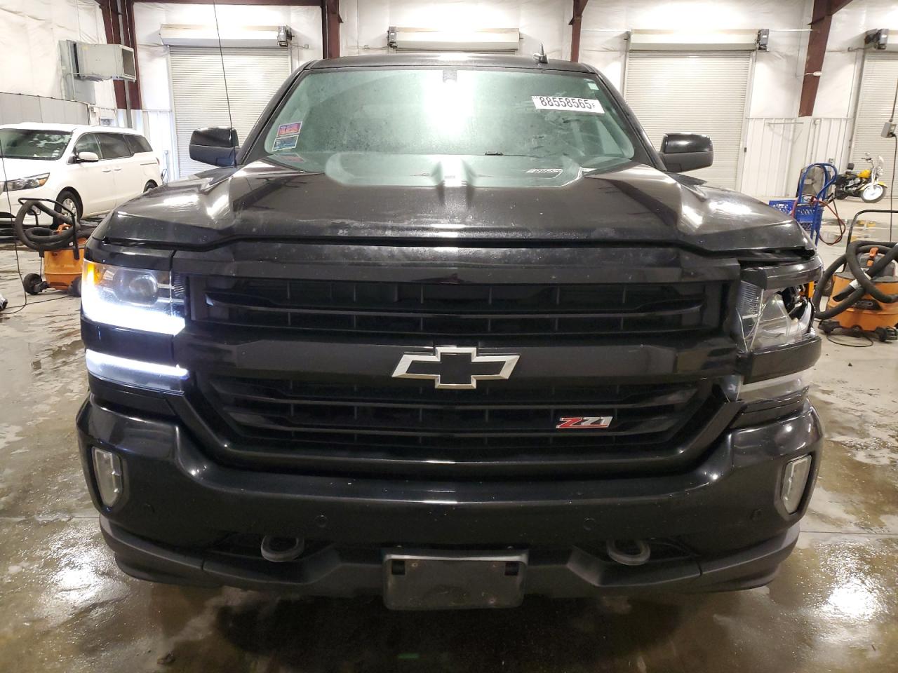 2018 Chevrolet Silverado VIN 3GCUKSEC0JG121974 Copart auction photo, side / front end damage thumbnail 5