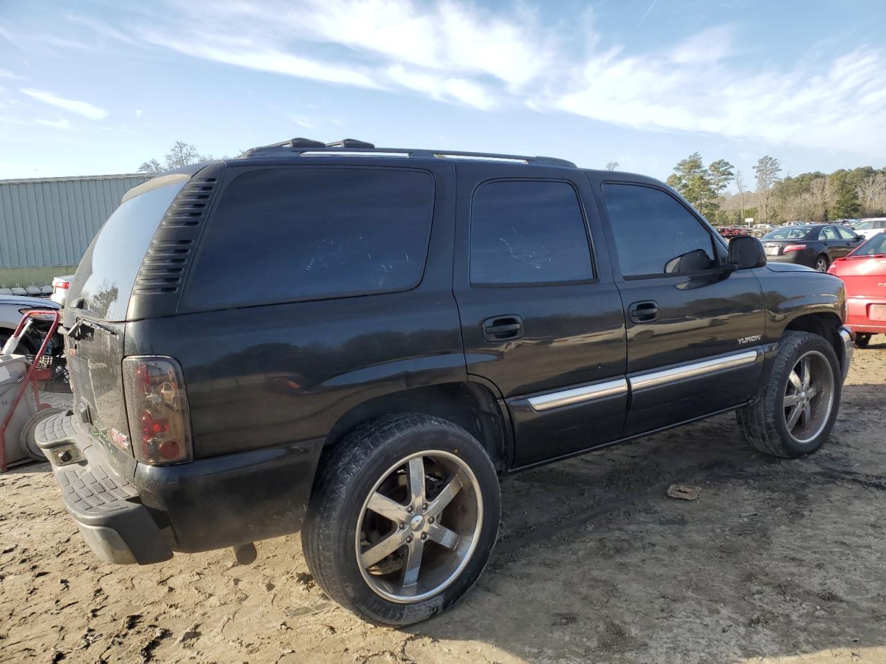 2006 GMC Yukon VIN 1GKEC13V56R133520 Copart auction photo, minor dent/scratches damage thumbnail 3
