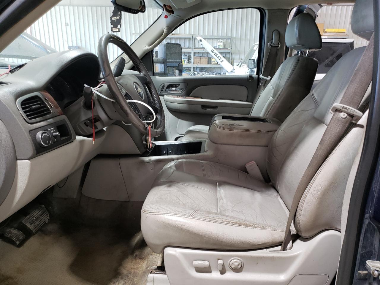 2007 Chevrolet Avalanche VIN 3GNEC12077G124845 Copart auction photo, rear end / minor dent/scratches damage thumbnail 7