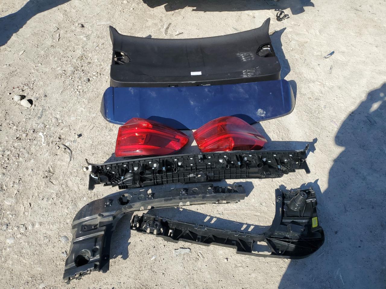 2019 BMW X3 VIN 5UXTR7C5XKLF32300 Copart auction photo, rear end damage thumbnail 13