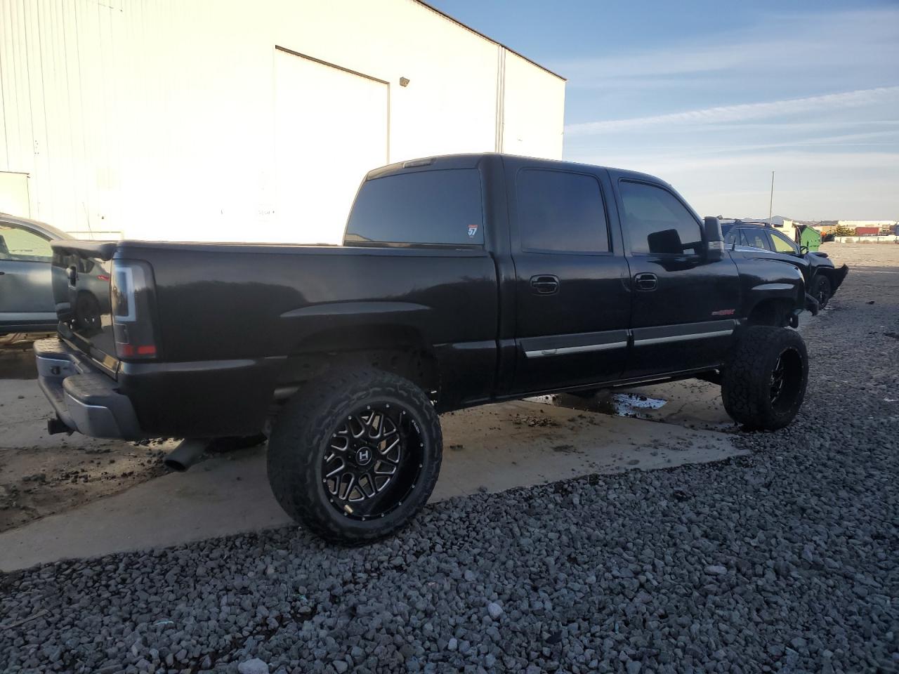 2006 Chevrolet Silverado VIN 2GCEK13NX61331422 Copart auction photo, front end damage thumbnail 3