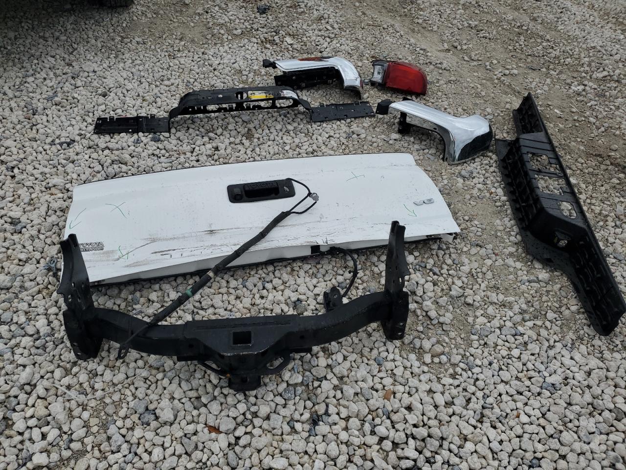 2018 Toyota Tacoma VIN 3TMAZ5CN4JM063809 Copart auction photo, rear end damage thumbnail 12