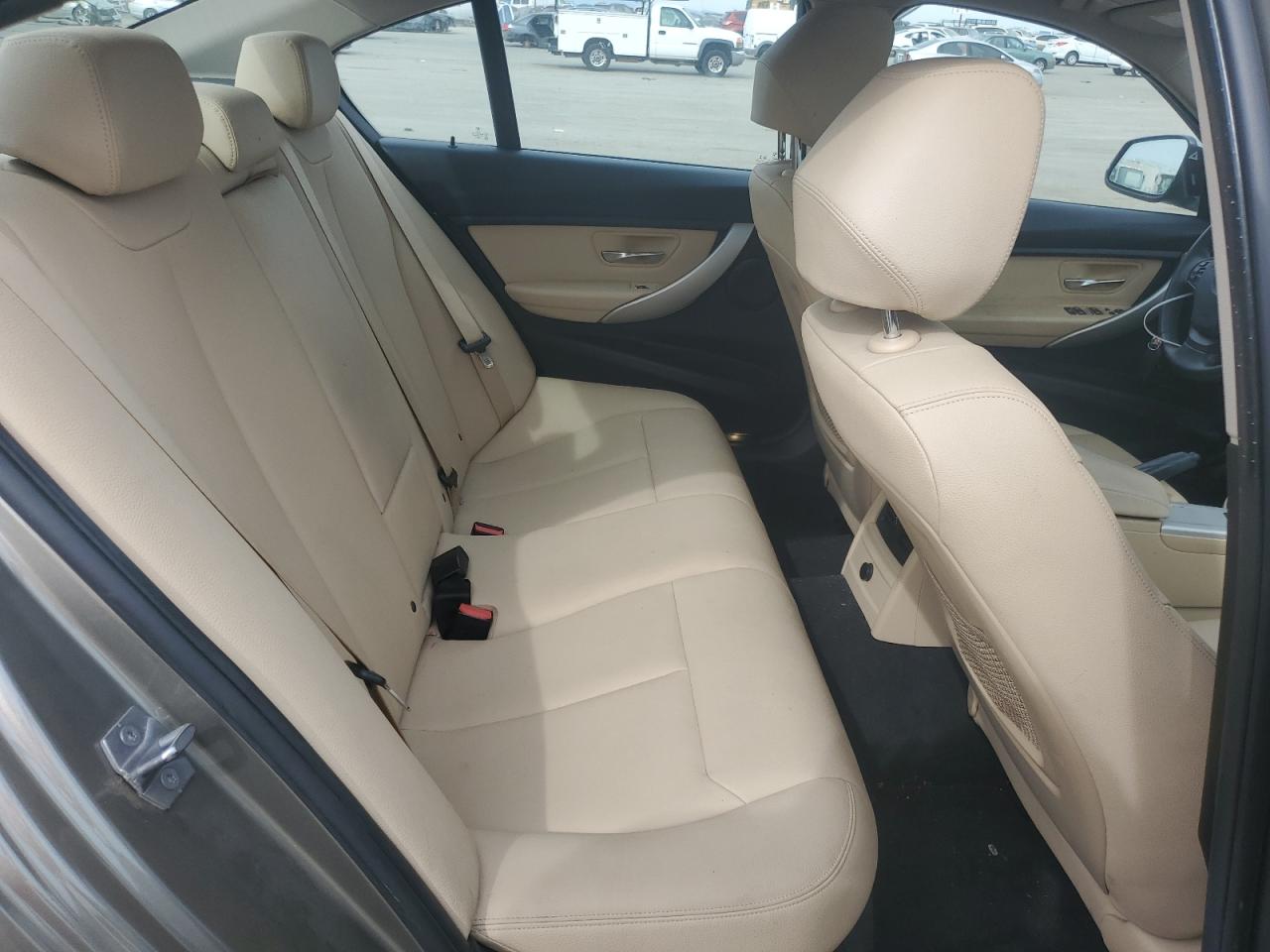 2018 BMW 3er VIN WBA8A9C56JAH14612 Copart auction photo, front end damage thumbnail 10