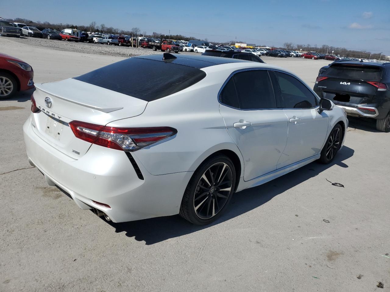 2019 Toyota Camry VIN 4T1BZ1HK2KU507712 Copart auction photo, front end damage thumbnail 3