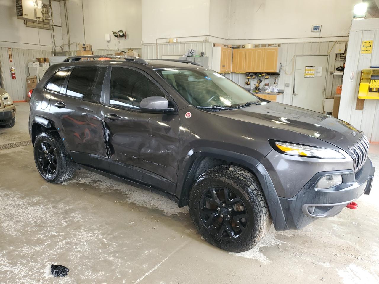 2017 Jeep Cherokee VIN 1C4PJMBB6HW564908 Copart auction photo, all over / mechanical damage thumbnail 4