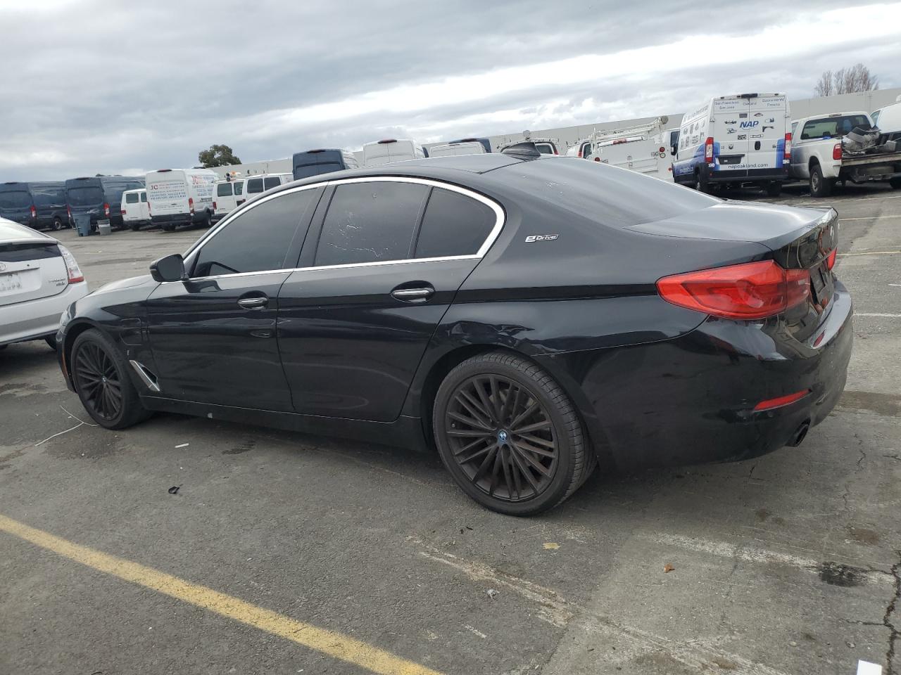 2018 BMW 5er VIN WBAJA9C53JB033803 Copart auction photo, minor dent/scratches damage thumbnail 2