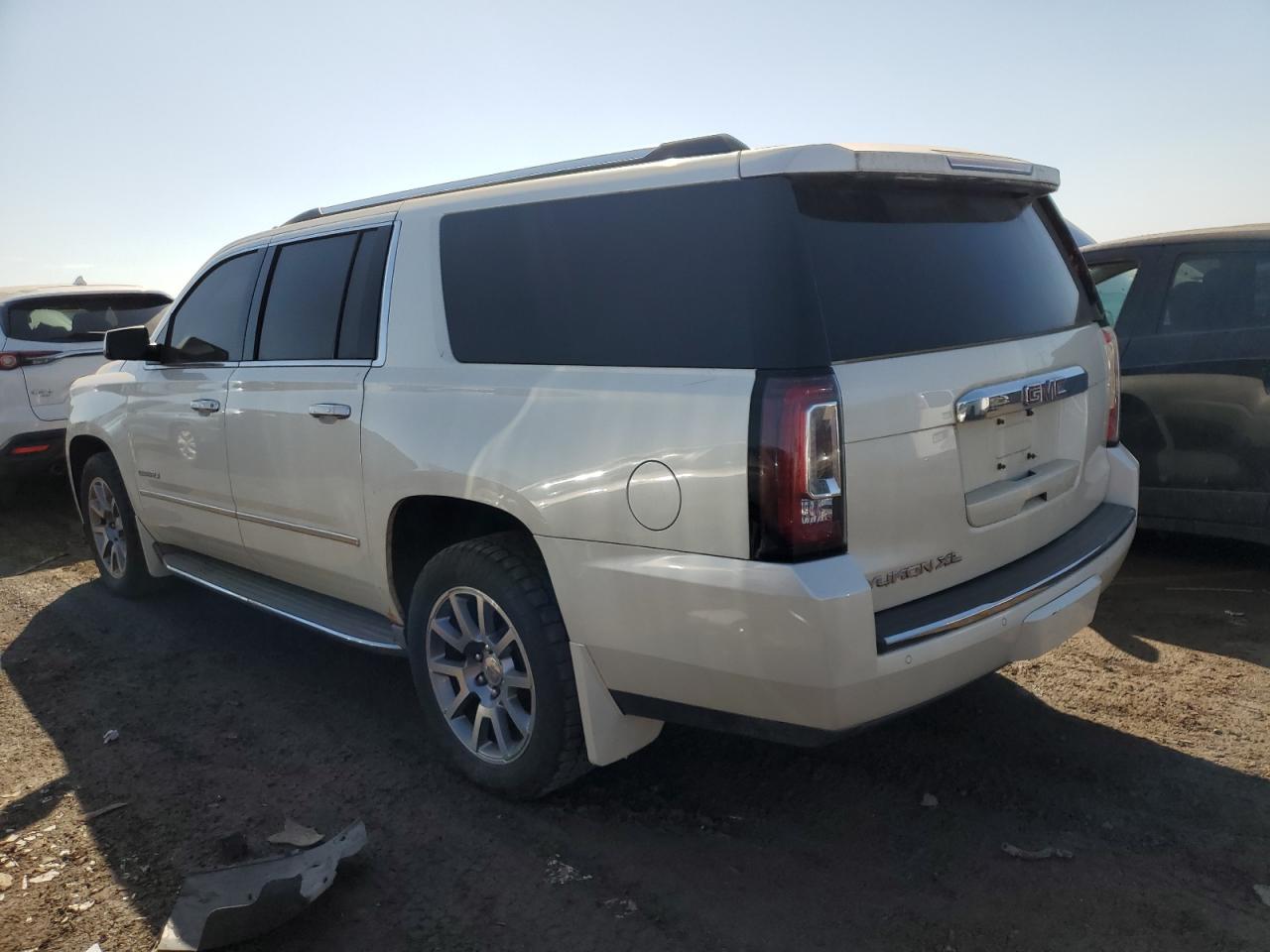 2015 GMC Yukon VIN 1GKS2JKJ1FR582567 Copart auction photo, minor dent/scratches damage thumbnail 2