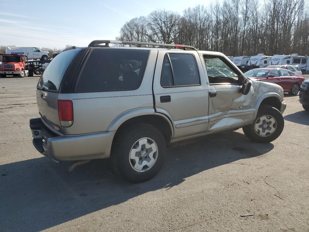 2003 Chevrolet Blazer VIN 1GNDT13X23K139179 Copart auction photo, side / top/roof damage thumbnail 3