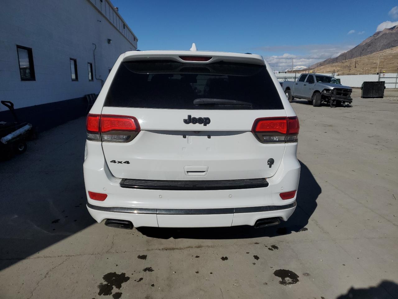 2015 Jeep Grand Cherokee VIN 1C4RJFCG8FC165785 Copart auction photo, front end / side damage thumbnail 6