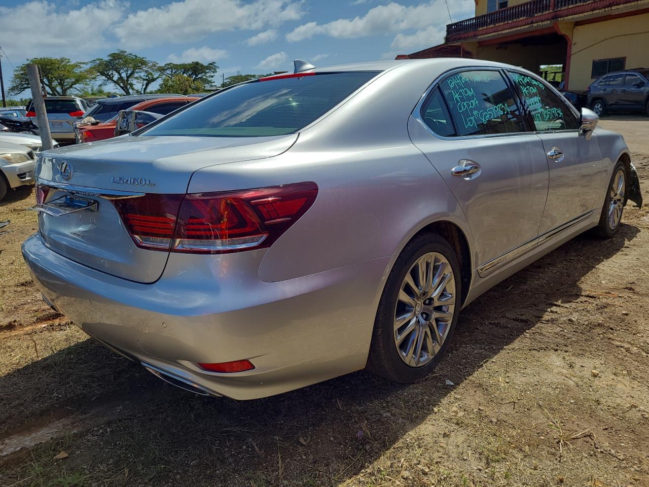 2015 Lexus LS VIN JTHGL5EFXF5055498 Copart auction photo, front end damage thumbnail 3