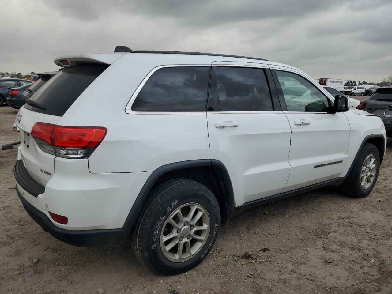 2018 Jeep Grand Cherokee VIN 1C4RJFAGXJC374635 Copart auction photo, top/roof / front end damage thumbnail 3