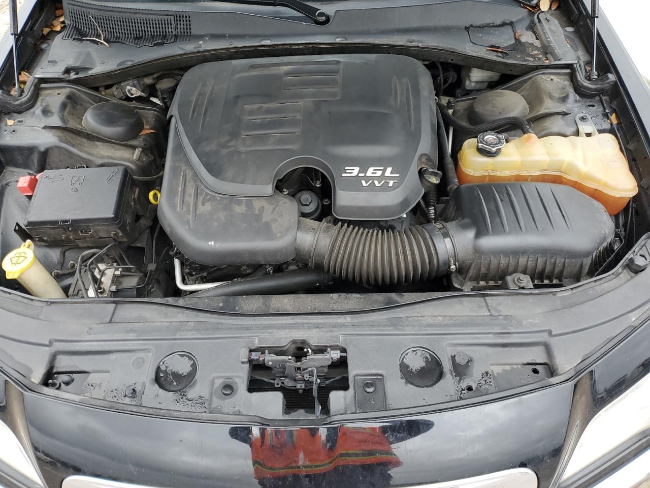 2012 Chrysler 300 VIN 2C3CCACG7CH188393 Copart auction photo, minor dent/scratches damage thumbnail 11