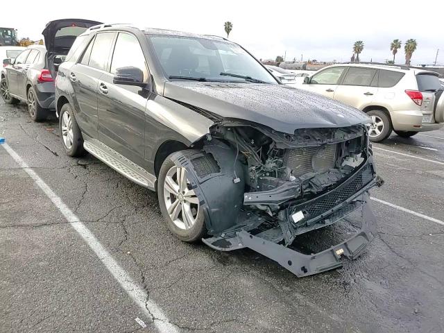 2013 Mercedes-Benz M-klasse VIN 4JGDA5JB1DA123619 Copart auction photo, front end / minor dent/scratches damage thumbnail 12