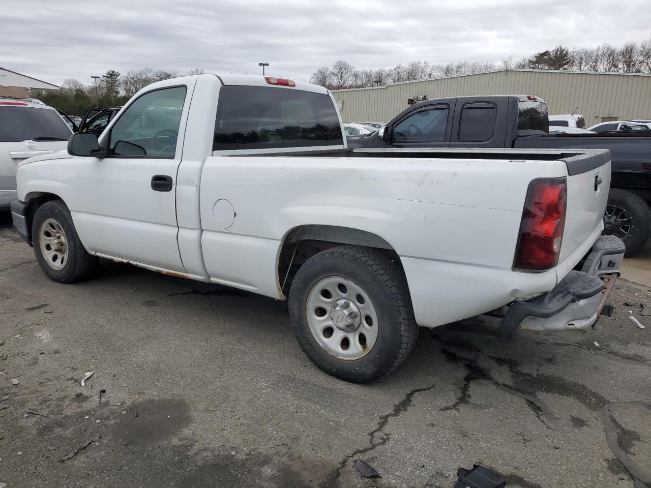 2007 Chevrolet Silverado VIN 1GCEC14X67Z186885 Copart auction photo, rear end / minor dent/scratches damage thumbnail 2