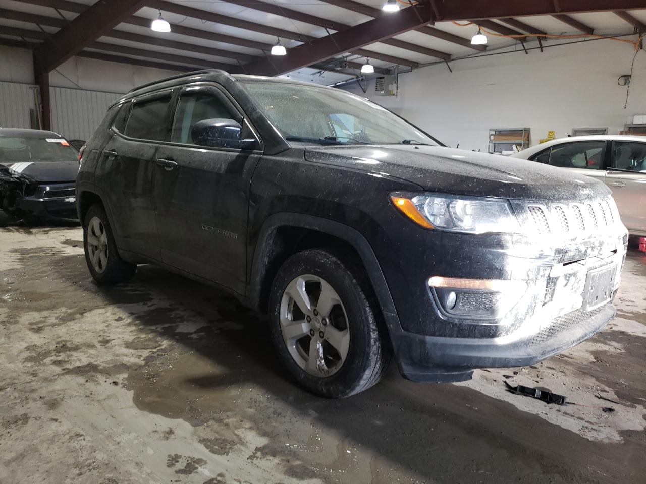 2019 Jeep Compass VIN 3C4NJDBB7KT786653 Copart auction photo, side / rear end damage thumbnail 4