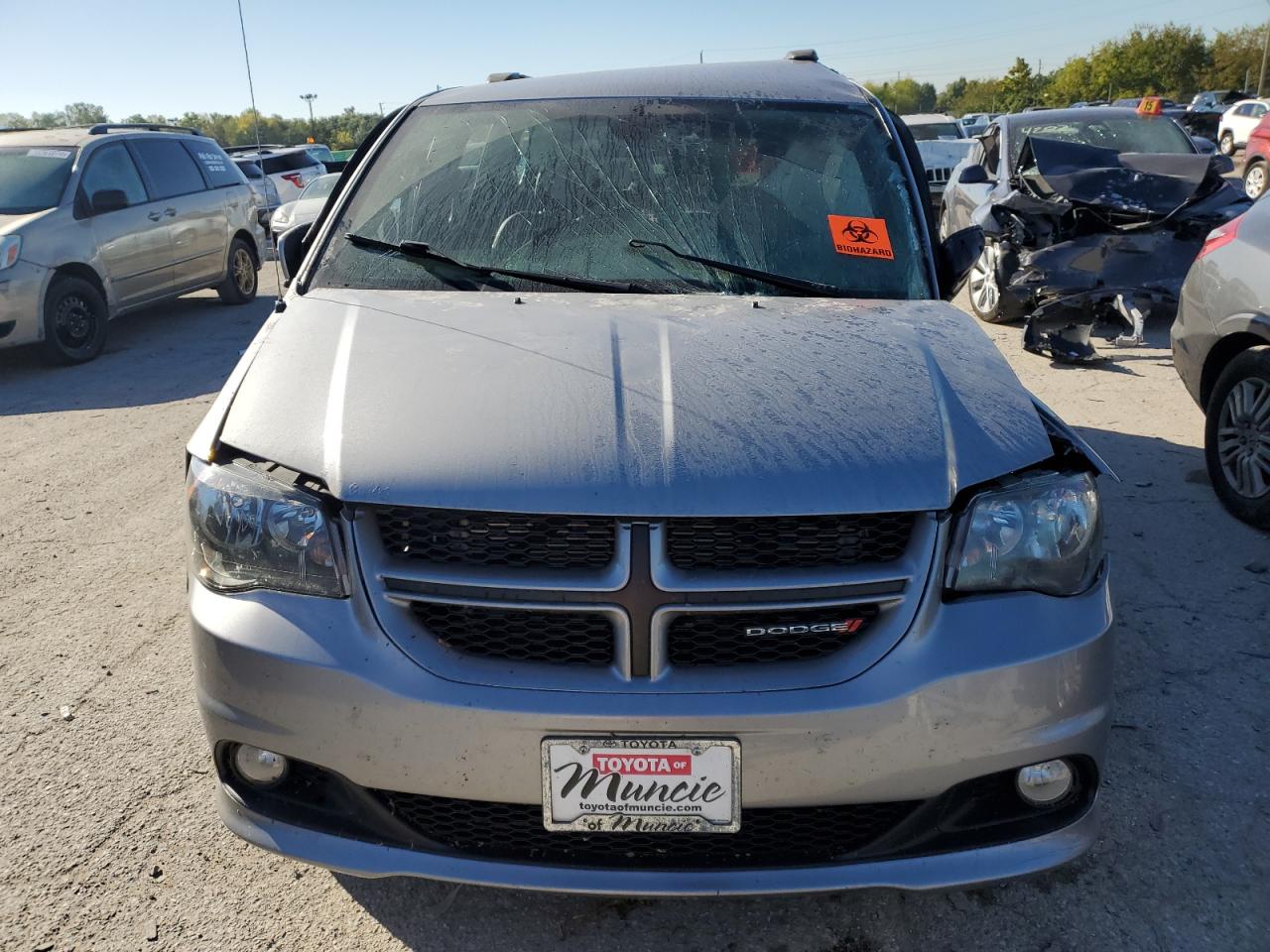 2019 Dodge Caravan VIN 2C4RDGEG6KR660854 Copart auction photo, side / front end damage thumbnail 5