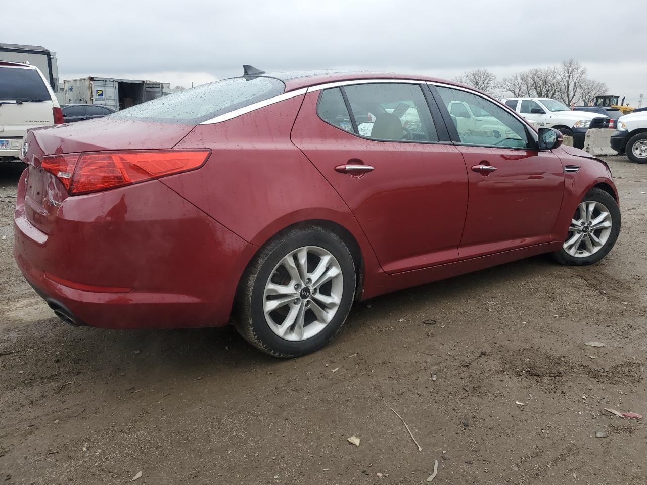 2011 KIA Optima VIN KNAGN4A72B5100171 Copart auction photo, front end damage thumbnail 3