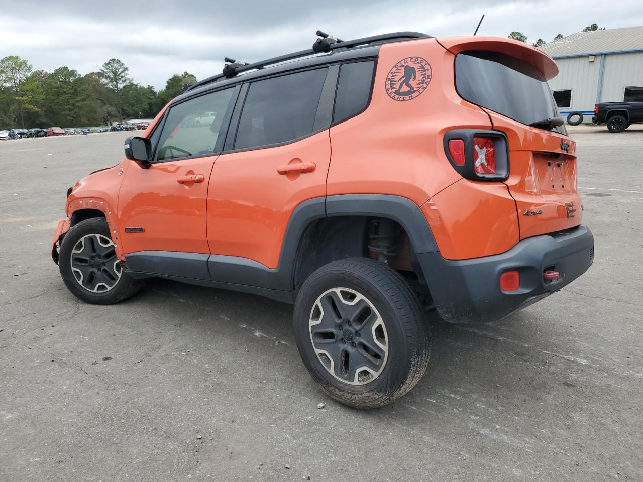 2017 Jeep Renegade VIN ZACCJBCB4HPE65325 Copart auction photo, front end / side damage thumbnail 2
