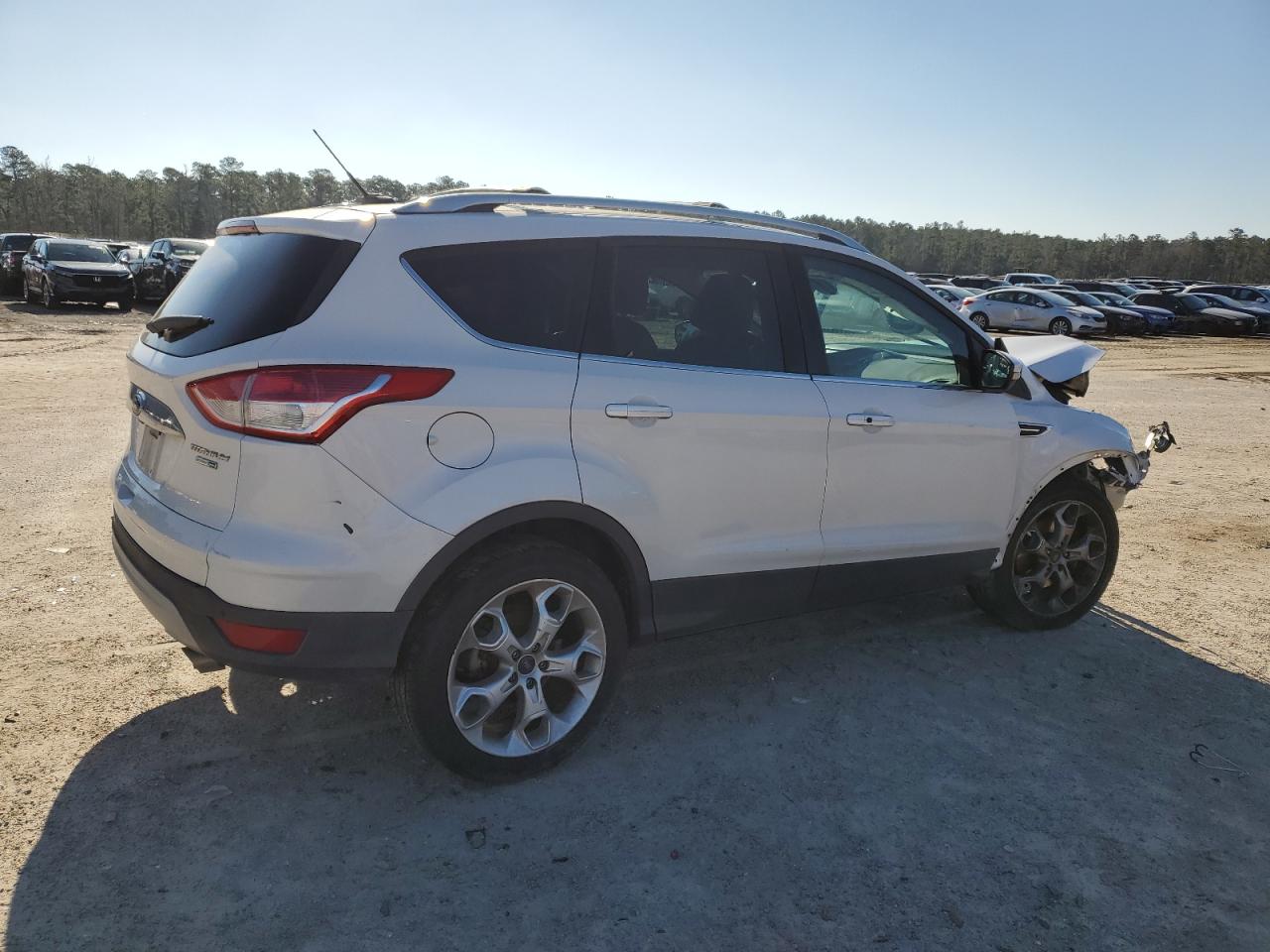 2014 Ford Escape VIN 1FMCU9J92EUB22227 Copart auction photo, front end damage thumbnail 3