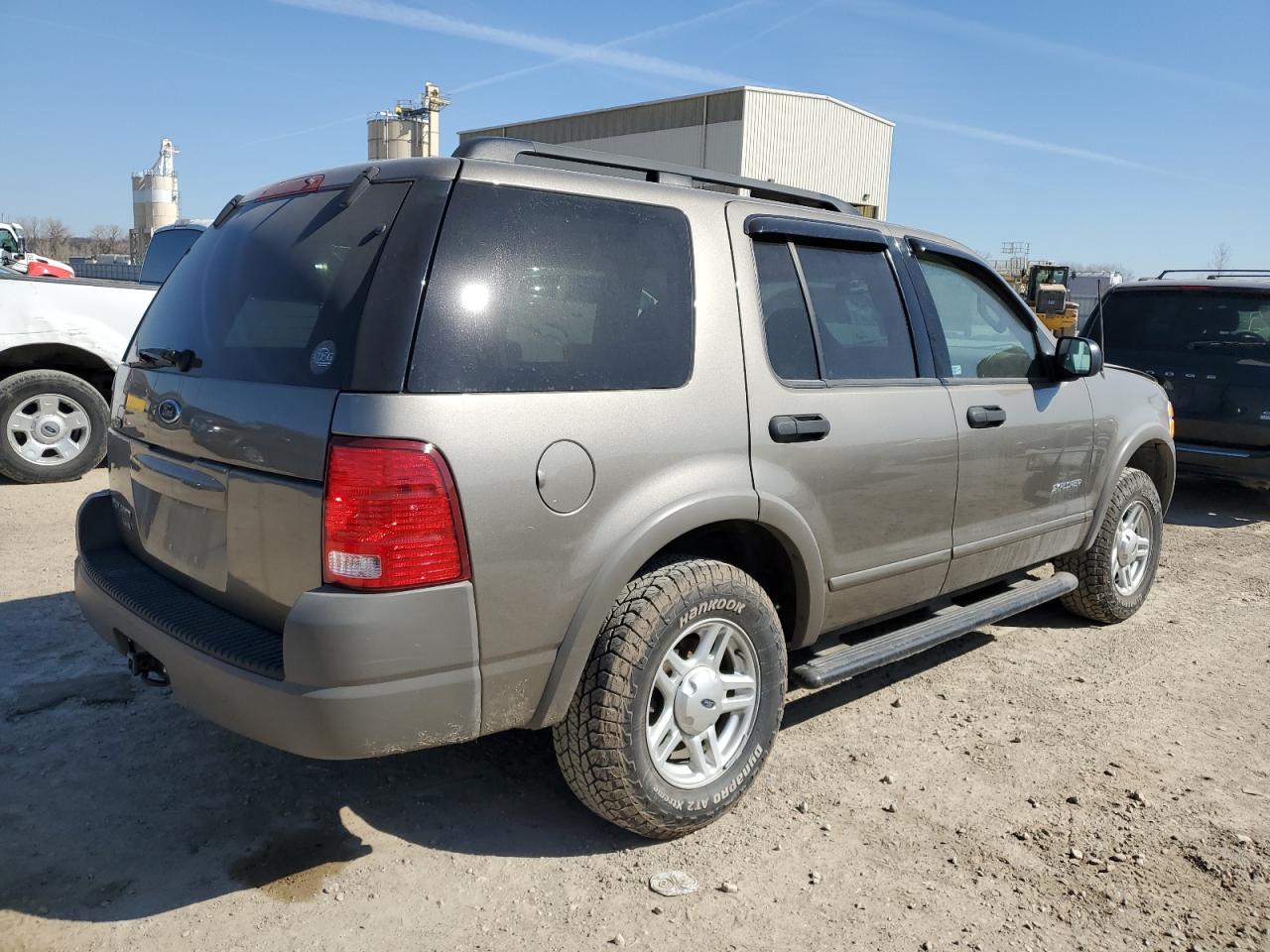 2002 Ford Explorer VIN 1FMZU72E32ZB26327 Copart auction photo, rear end damage thumbnail 3