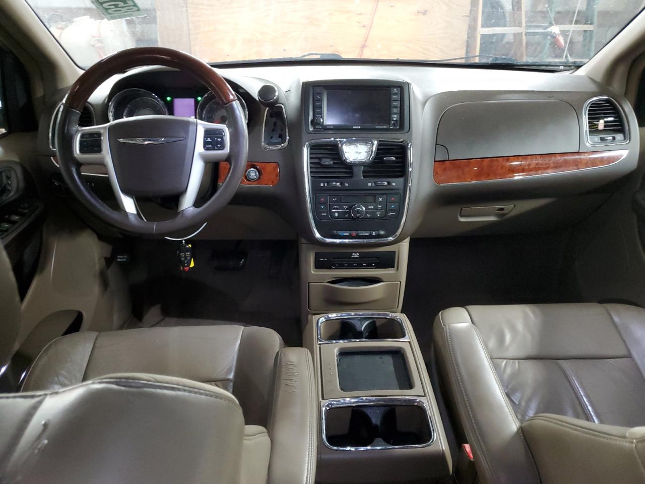 2015 Chrysler Town & Country VIN 2C4RC1GGXFR743500 Copart auction photo, minor dent/scratches damage thumbnail 8