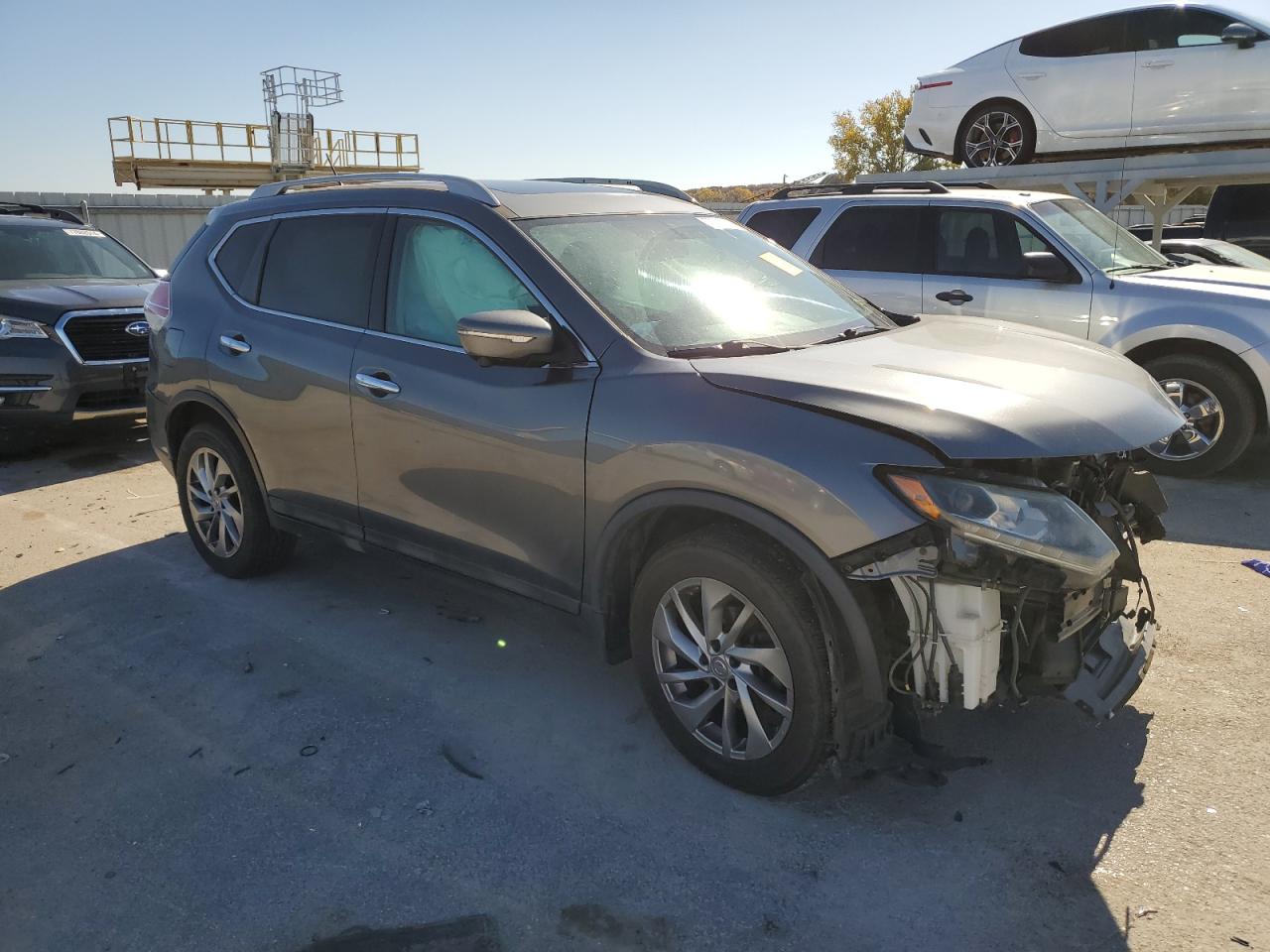 2015 Nissan Rogue VIN 5N1AT2MV6FC910252 Copart auction photo, front end / side damage thumbnail 4