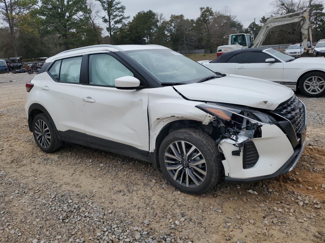 2024 Nissan Kicks VIN 3N1CP5CV9RL520360 Copart auction photo, front end / side damage thumbnail 4
