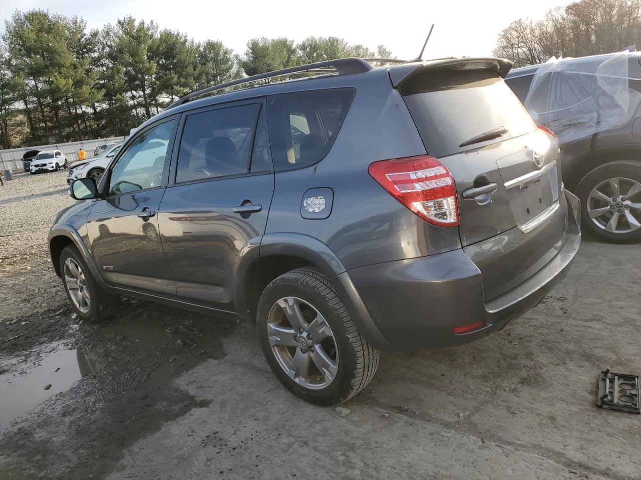 2011 Toyota RAV 4 VIN JTMRF4DV5B5043600 Copart auction photo, mechanical damage thumbnail 2