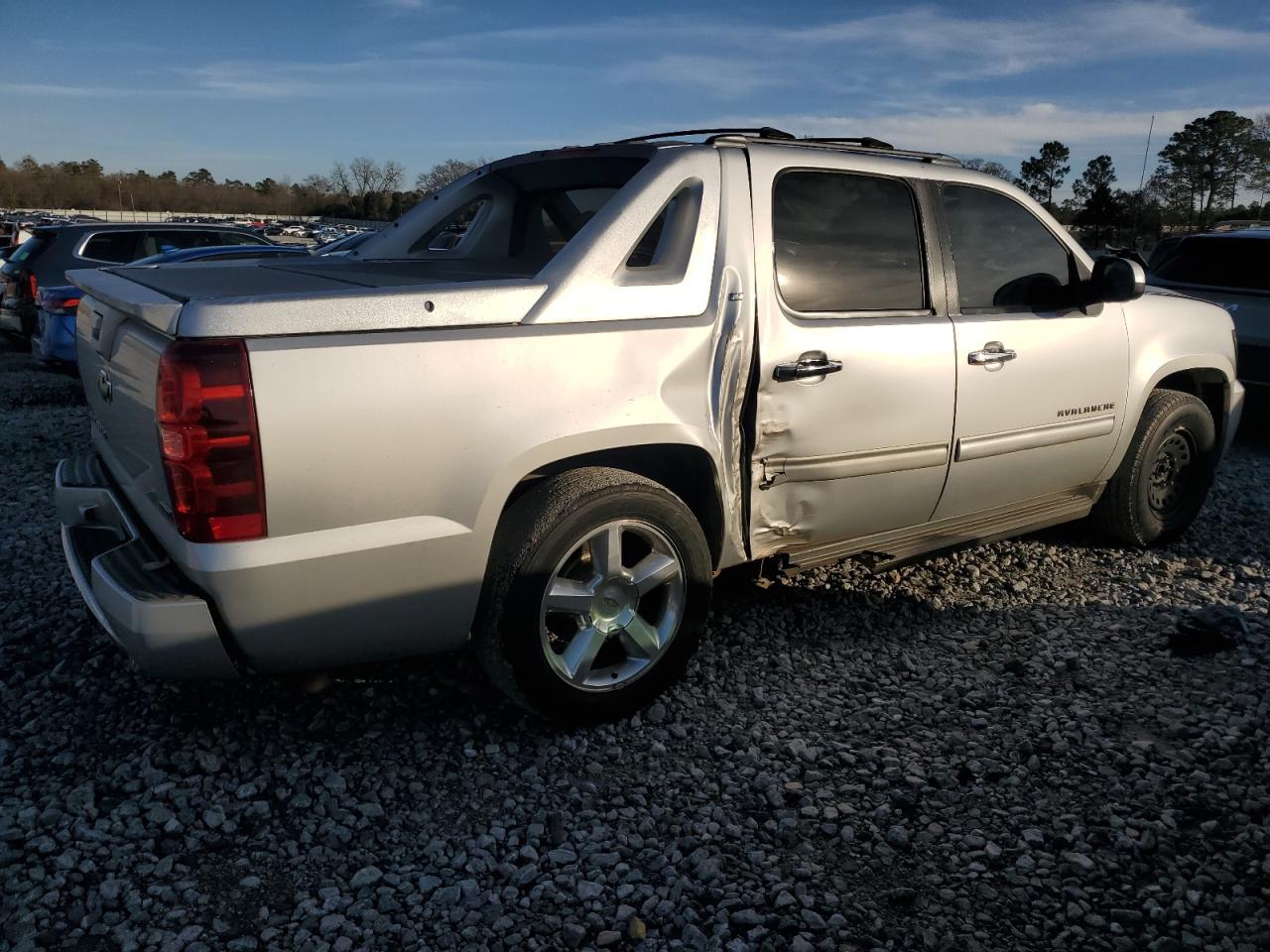 2011 Chevrolet Avalanche VIN 3GNMCFE0XBG170375 Copart auction photo, side damage thumbnail 3