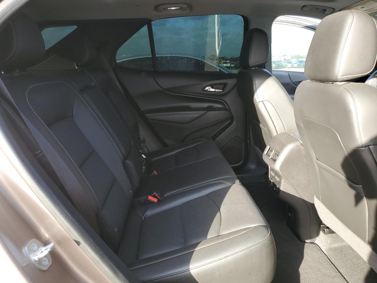 2018 Chevrolet Equinox VIN 2GNAXWEX2J6149471 Copart auction photo, side / front end damage thumbnail 11