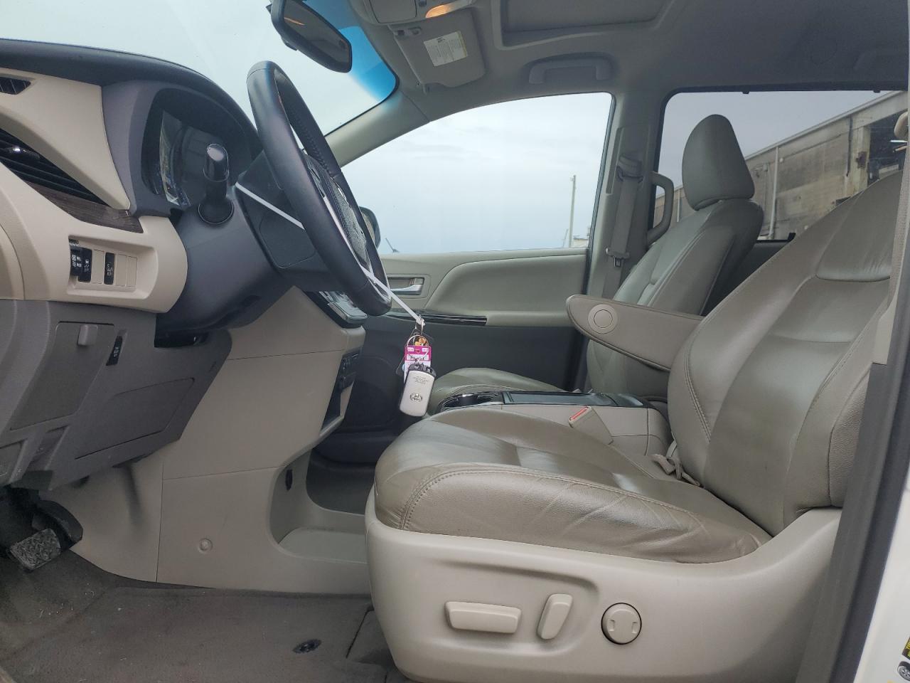 2015 Toyota Sienna VIN 5TDYK3DC9FS661292 Copart auction photo, rear end damage thumbnail 7