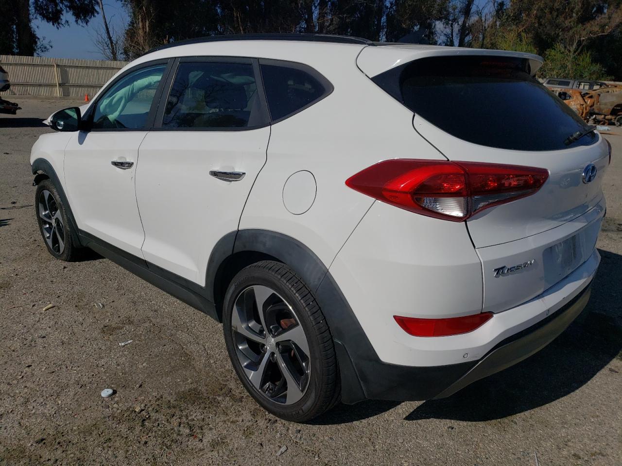 2016 Hyundai Tucson VIN KM8J33A28GU247679 Copart auction photo, front end damage thumbnail 2
