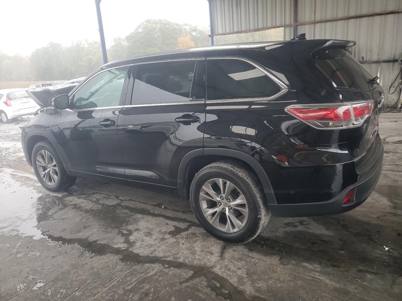 2015 Toyota Highlander VIN 5TDKKRFH4FS056789 Copart auction photo, front end / side damage thumbnail 2