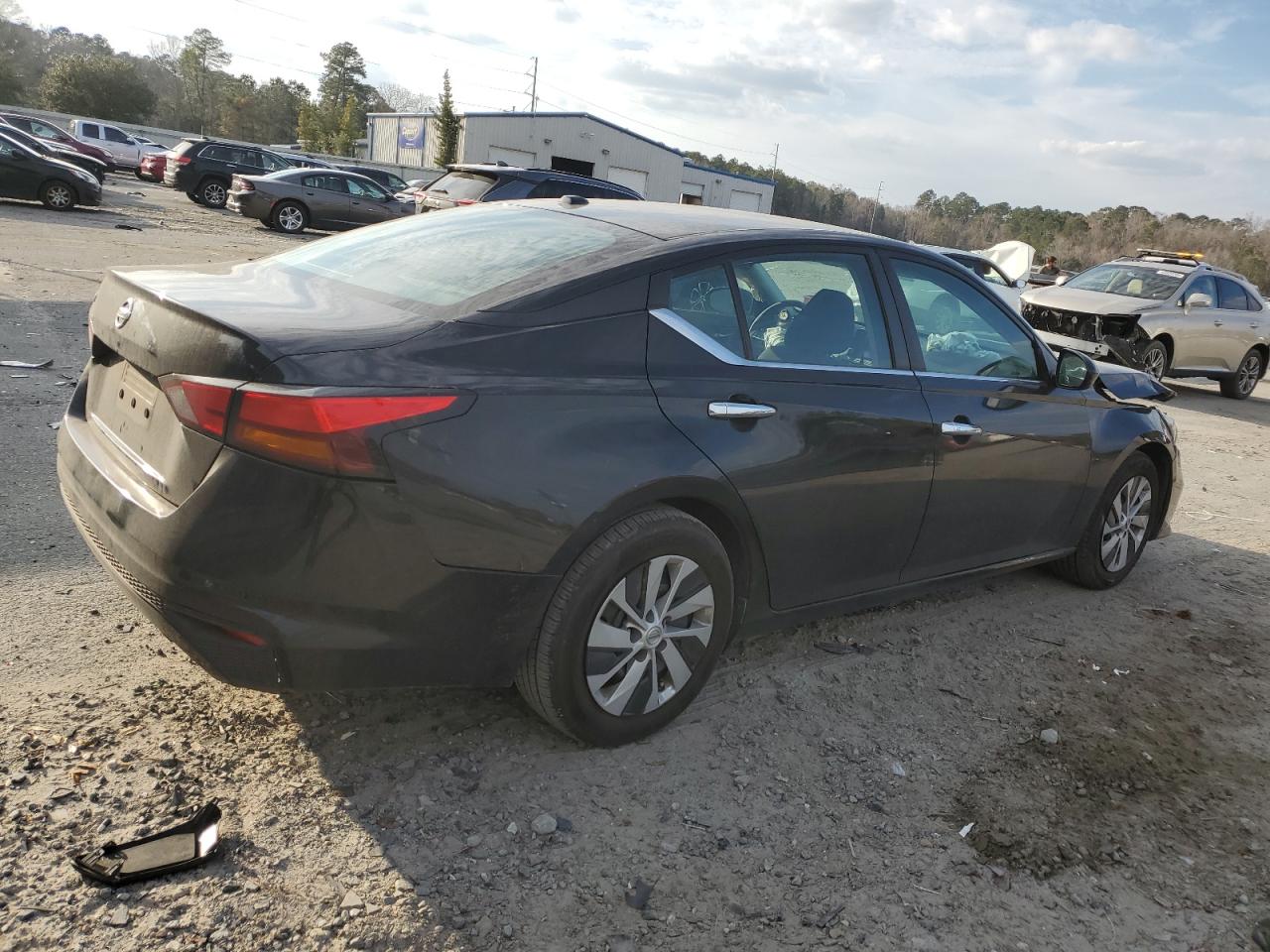 2020 Nissan Altima VIN 1N4BL4BV6LC262095 Copart auction photo, front end damage thumbnail 3