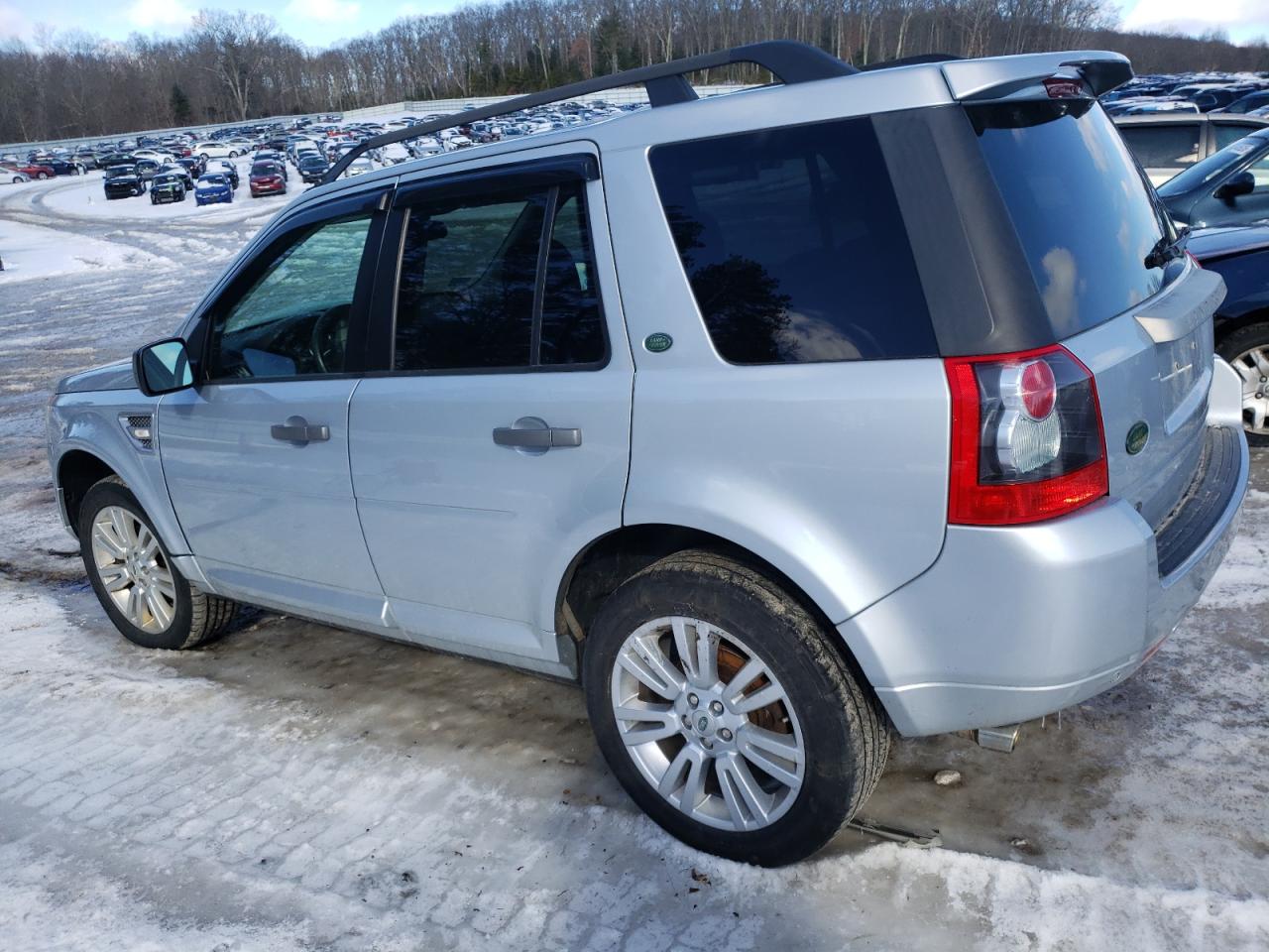 2010 Land Rover LR2 VIN SALFR2BN7AH187902 Copart auction photo, undercarriage / minor dent/scratches damage thumbnail 2