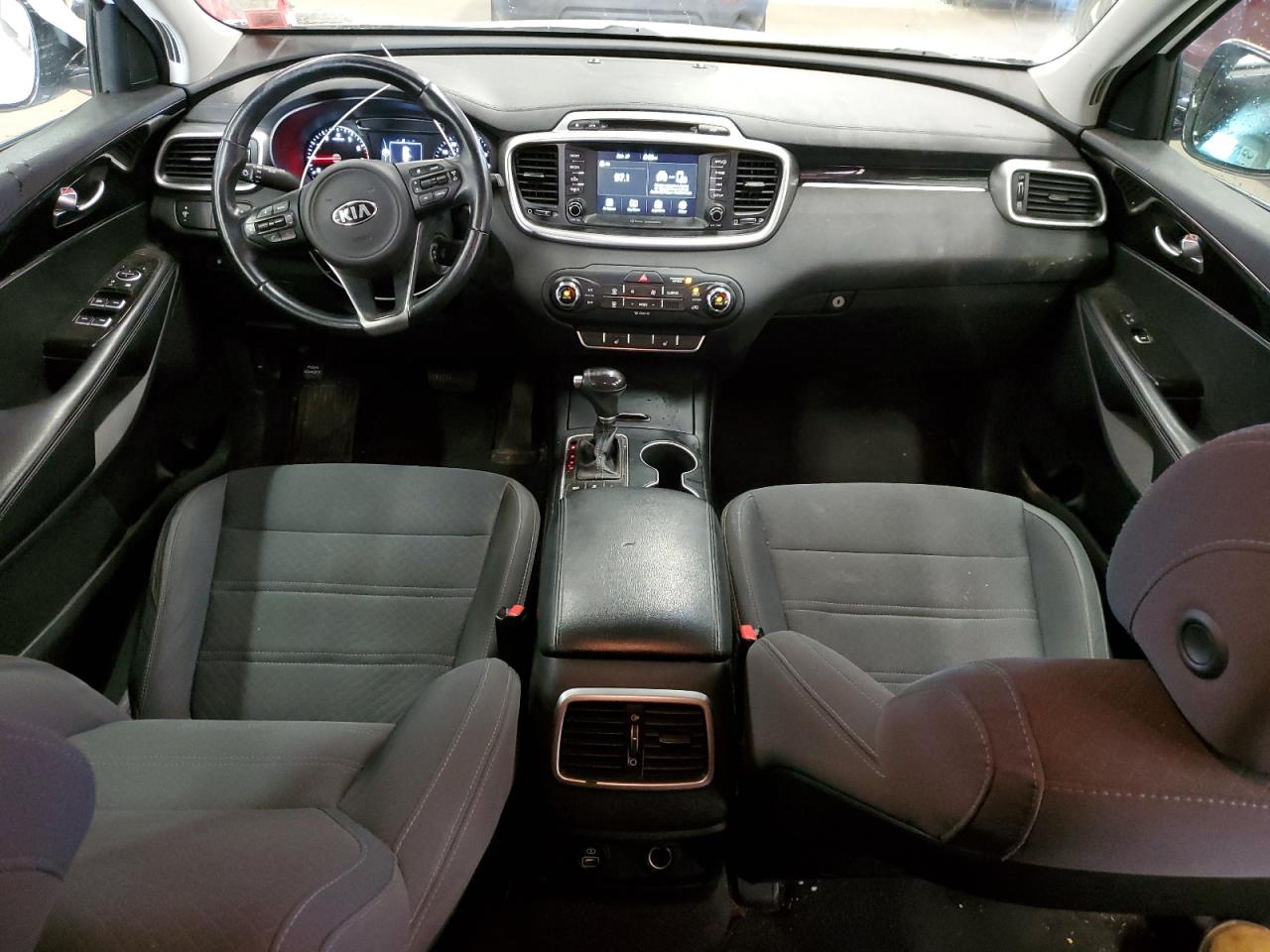 2017 KIA Sorento VIN 5XYPGDA39HG244617 Copart auction photo, minor dent/scratches / mechanical damage thumbnail 8