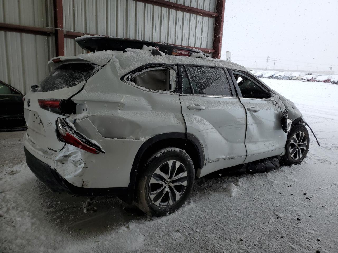 2022 Toyota Highlander VIN 5TDGZRBH6NS582508 Copart auction photo, all over / mechanical damage thumbnail 3