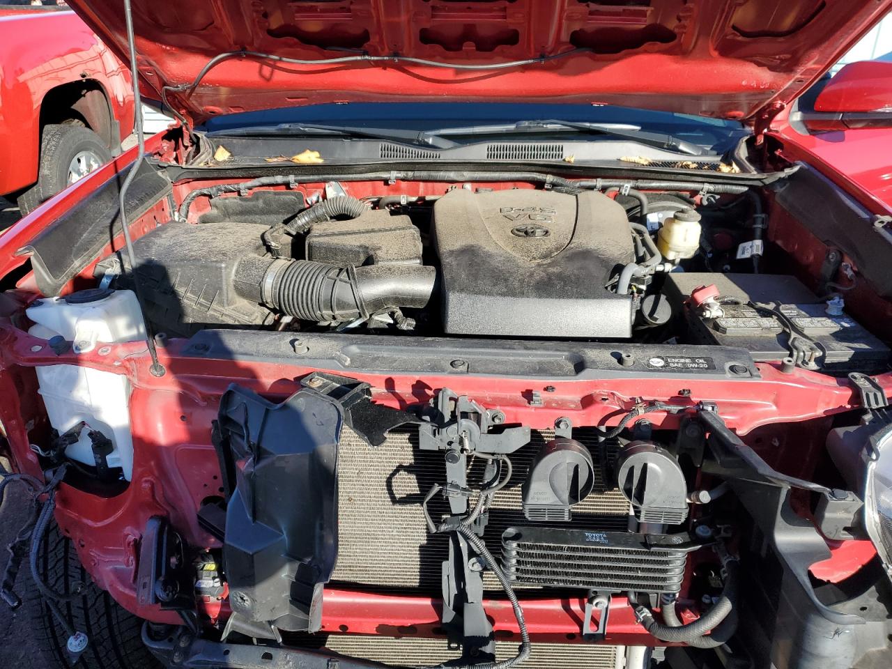 2018 Toyota Tacoma VIN 3TMCZ5AN1JM139952 Copart auction photo, front end / minor dent/scratches damage thumbnail 11