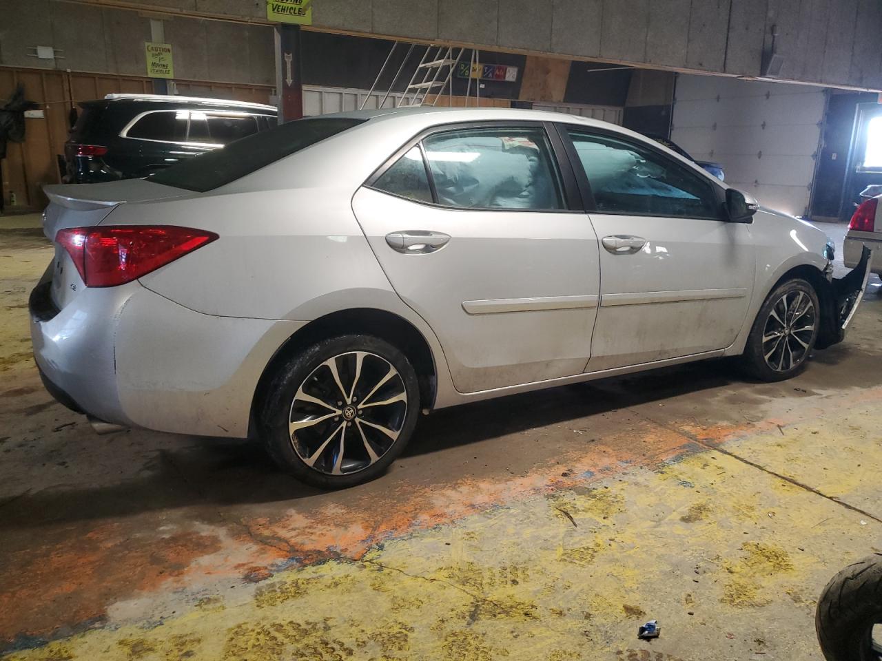 2018 Toyota Corolla VIN 2T1BURHE1JC108619 Copart auction photo, front end / side damage thumbnail 3