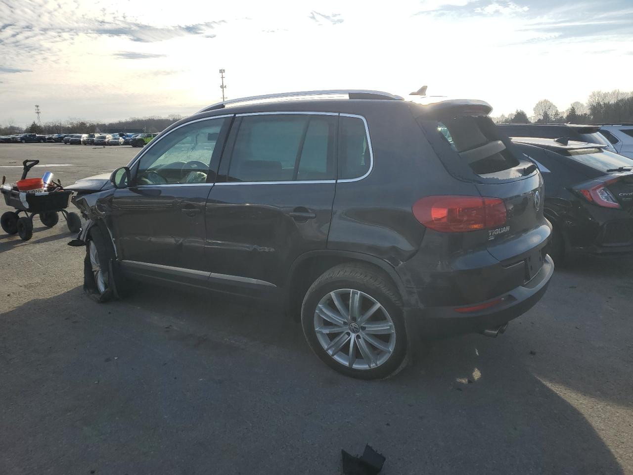 2016 Volkswagen Tiguan VIN WVGBV7AX6GW589315 Copart auction photo, front end / rear end damage thumbnail 2