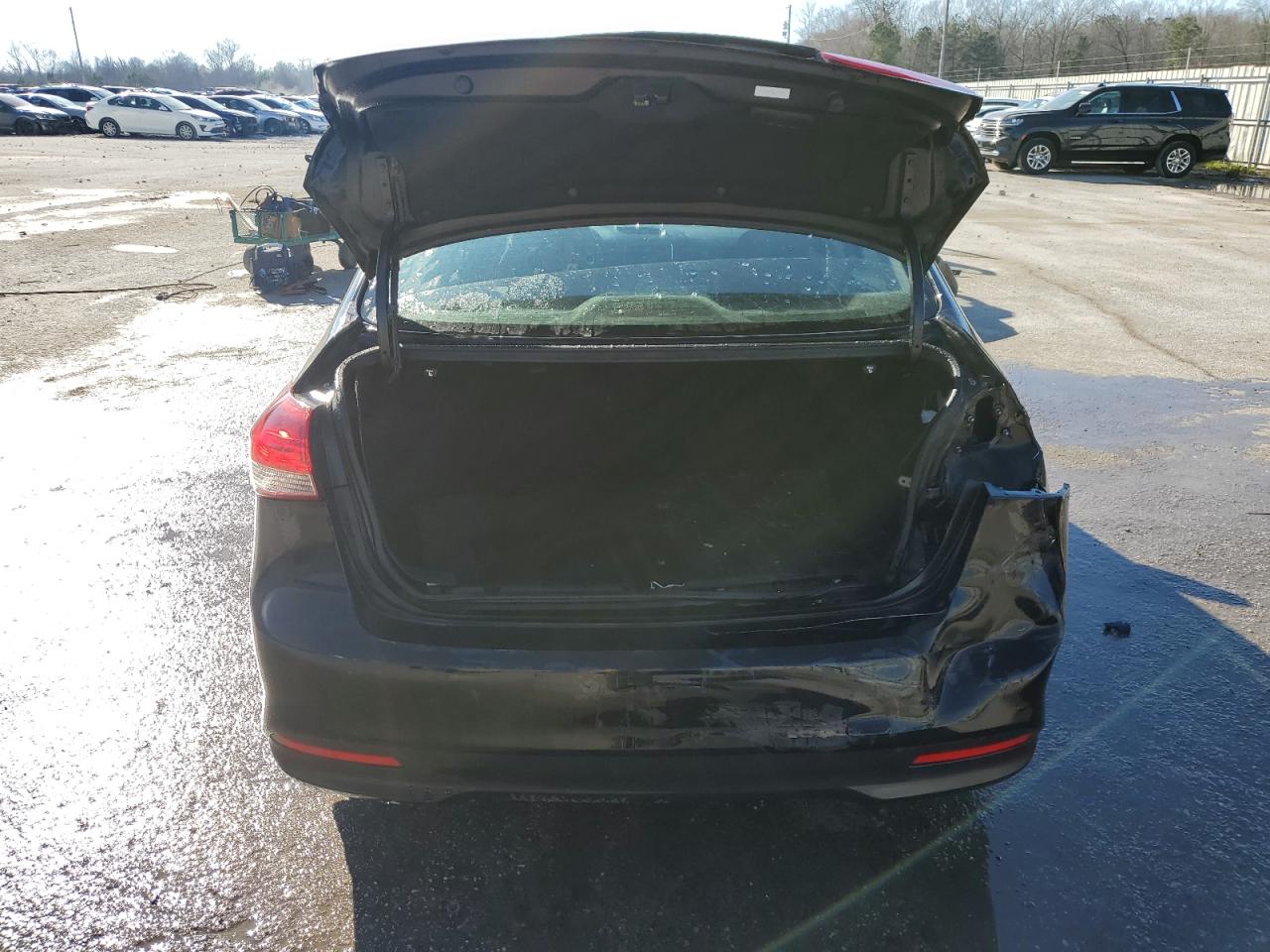 2018 KIA Forte VIN 3KPFL4A75JE195641 Copart auction photo, rear end / side damage thumbnail 6