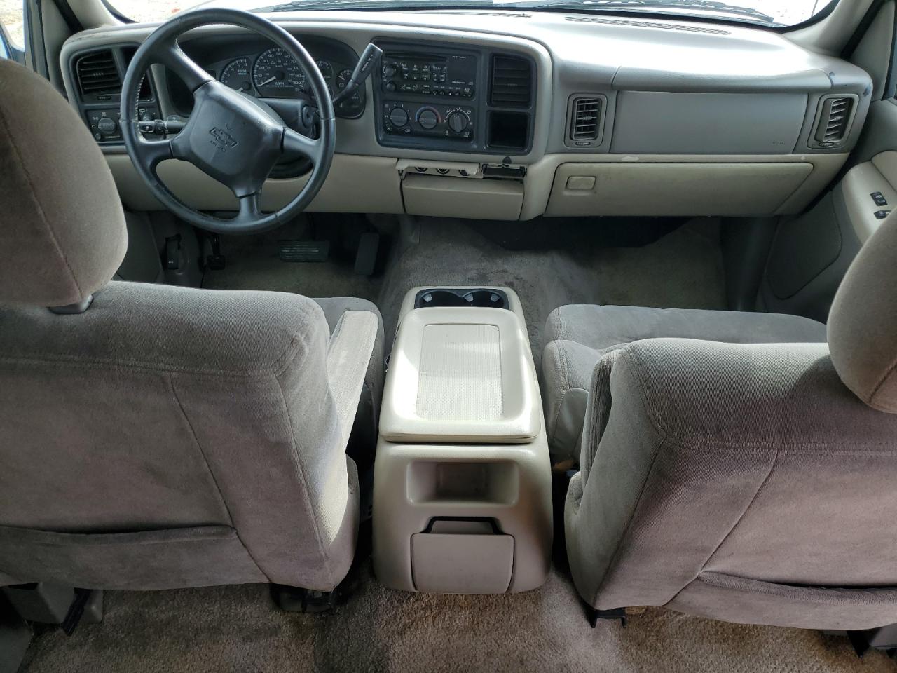 2001 Chevrolet Suburban VIN 1GNEC16T41J307467 Copart auction photo, front end damage thumbnail 8