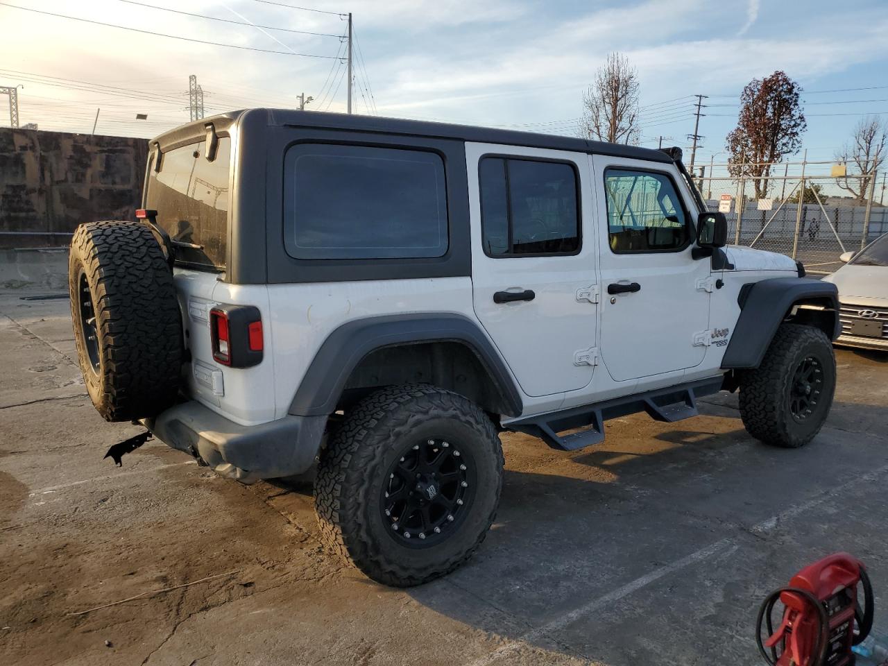 2019 Jeep Wrangler VIN 1C4HJXDGXKW505513 Copart auction photo, rear end damage thumbnail 3